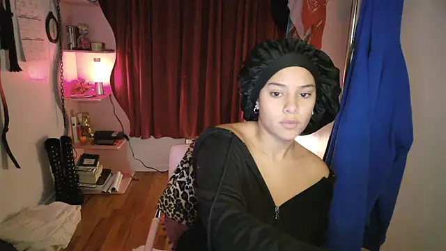 PrettyLittleProblem online show from November 25, 2025, 6:52 pm