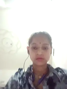 Mohnicute online show from May 2, 2026, 12:15 am