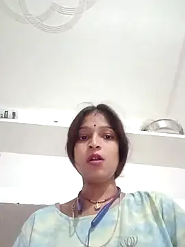 Mohnicute online show from May 2, 2026, 5:29 pm