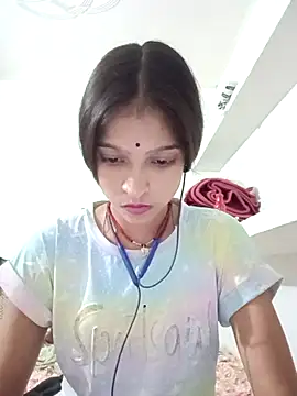 Mohnicute online show from May 4, 2026, 6:15 pm