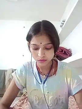 Mohnicute online show from May 6, 2026, 7:30 pm