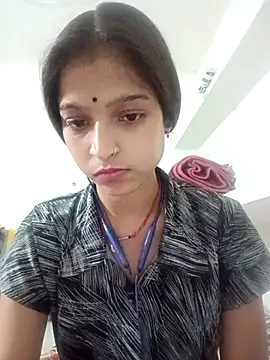 Mohnicute online show from May 7, 2026, 6:02 pm