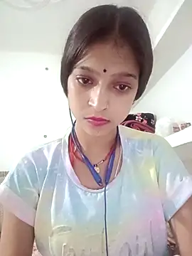 Mohnicute online show from May 12, 2026, 12:19 am