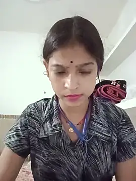 Mohnicute online show from May 13, 2026, 1:25 am