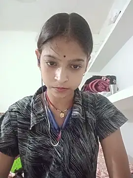 Mohnicute online show from May 13, 2026, 7:22 pm