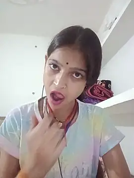 Mohnicute online show from May 14, 2026, 7:42 pm