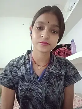 Mohnicute online show from May 17, 2026, 12:34 pm