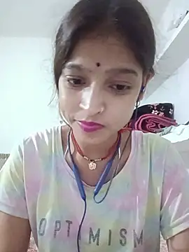 Mohnicute online show from May 18, 2026, 9:09 pm