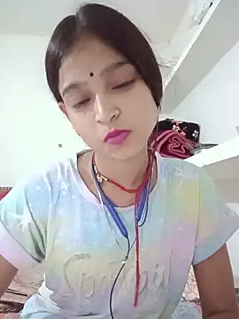 Mohnicute online show from May 20, 2026, 10:49 pm