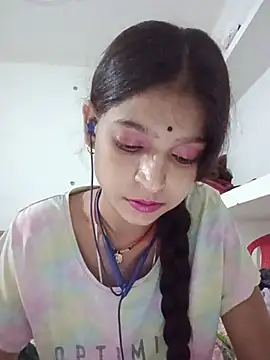 Mohnicute online show from May 25, 2026, 7:20 pm