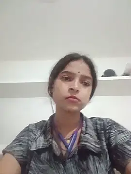 Mohnicute online show from May 27, 2026, 6:49 pm