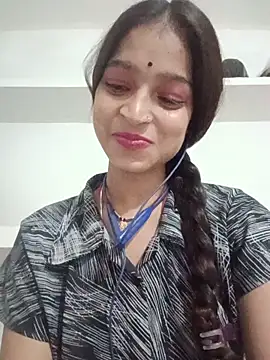 Mohnicute online show from May 28, 2026, 6:38 pm