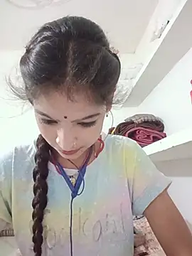 Mohnicute online show from May 31, 2026, 6:04 pm