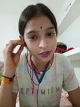 Mohnicute online show from June 4, 2026, 8:37 pm
