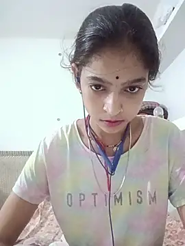 Mohnicute online show from June 5, 2026, 7:30 pm