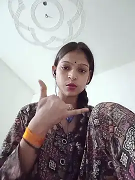 Mohnicute online show from June 15, 2026, 6:21 pm