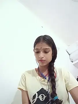 Mohnicute online show from July 25, 2026, 6:05 pm