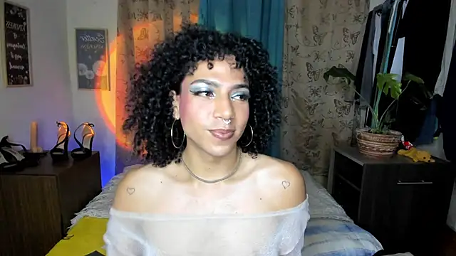 Angel White25 online show from April 28, 2026, 2:27 am