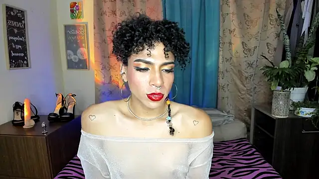 Snapshot of Angel_White25 chatting on May 10, 2026, 1:33 am Angel White25 online show from May 10, 2026, 1:33 am