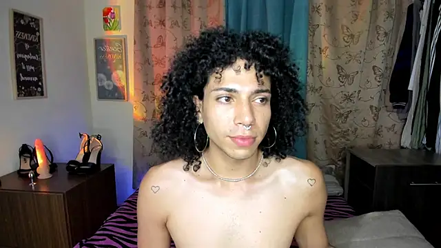 Snapshot of Angel_White25 chatting on May 12, 2026, 6:32 am Angel White25 online show from May 12, 2026, 6:32 am