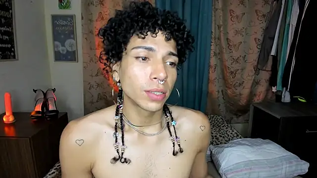 Snapshot of Angel_White25 chatting on June 9, 2026, 5:41 am Angel White25 online show from June 9, 2026, 5:41 am