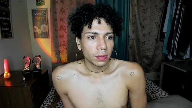 Snapshot of Angel_White25 chatting on June 15, 2026, 6:37 am Angel White25 online show from June 15, 2026, 6:37 am