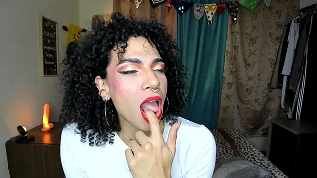 Angel White25 online show from June 21, 2026, 4:04 am