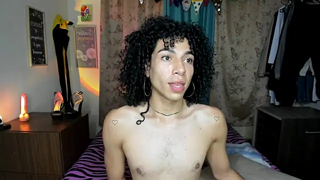 Angel White25 online show from July 11, 2026, 10:33 pm