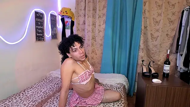 Angel White25 online show from July 28, 2026, 6:20 am