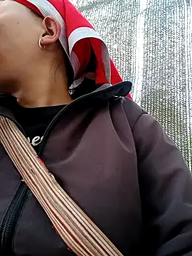 girl-hot2x online show from January 11, 2026, 7:02 am