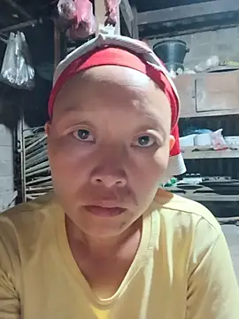 girl-hot2x online show from May 26, 2026, 10:17 pm