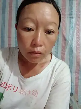 girl-hot2x online show from June 3, 2026, 6:13 pm