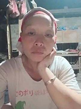 girl-hot2x online show from July 11, 2026, 1:14 pm