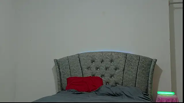 BurningFlower- online show from November 12, 2025, 11:03 pm