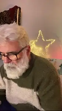 Snapshot of LeatherSdaddy chatting on December 21, 2025, 4:14 pm LeatherSdaddy online show from December 21, 2025, 4:14 pm