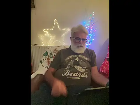 Snapshot of LeatherSdaddy chatting on December 22, 2025, 11:13 pm LeatherSdaddy online show from December 22, 2025, 11:13 pm