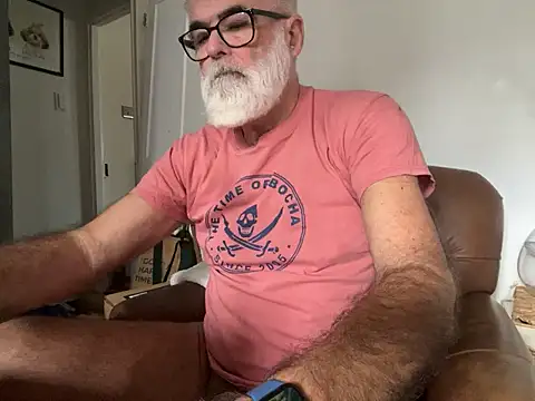 Snapshot of LeatherSdaddy chatting on January 9, 2026, 11:57 am LeatherSdaddy online show from January 9, 2026, 11:57 am