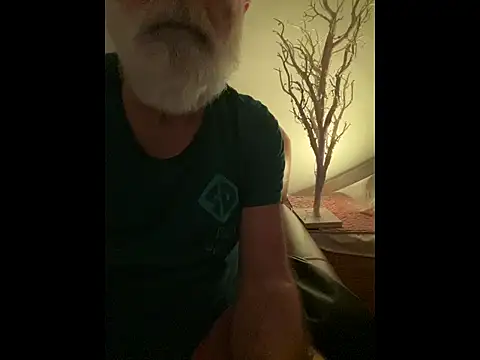 Snapshot of LeatherSdaddy chatting on January 13, 2026, 7:46 am LeatherSdaddy online show from January 13, 2026, 7:46 am