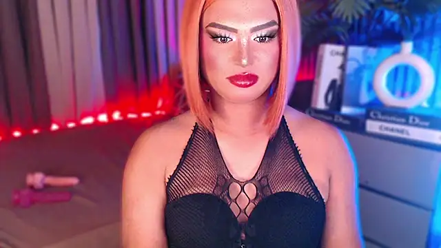 Snapshot of UrGoddess_Sofia chatting on April 6, 2026, 4:52 pm UrGoddess Sofia online show from April 6, 2026, 4:52 pm