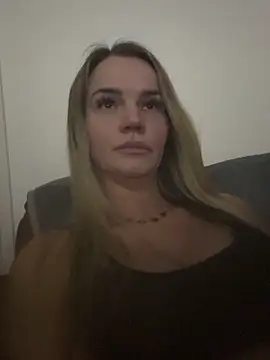 Cutebrowneyes  online show from March 31, 2026, 9:15 pm