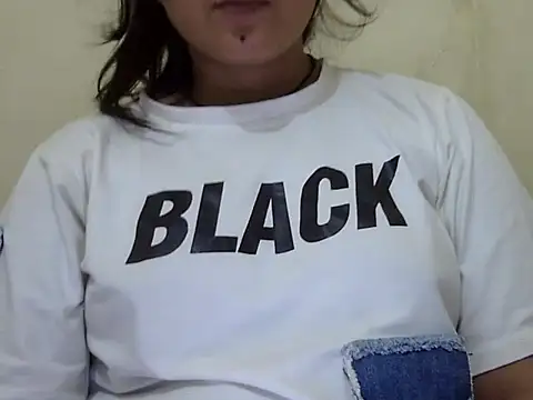 Snapshot of Anika_Singh chatting on June 13, 2026, 2:48 pm Anika Singh online show from June 13, 2026, 2:48 pm