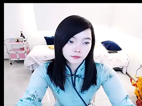 Snapshot of Shaurk chatting on December 14, 2025, 2:28 am Shaurk online show from December 14, 2025, 2:28 am