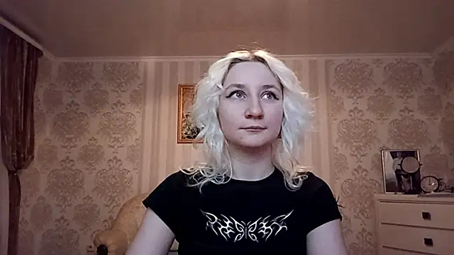 Snapshot of KyokoAck chatting on December 2, 2025, 3:29 pm KyokoAck online show from December 2, 2025, 3:29 pm