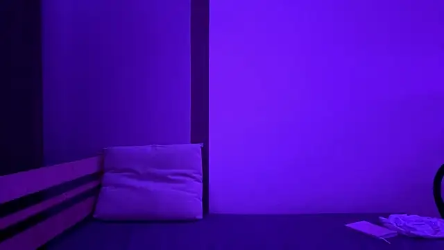 Snapshot of EmilySkyline chatting on November 22, 2025, 7:13 pm EmilySkyline online show from November 22, 2025, 7:13 pm