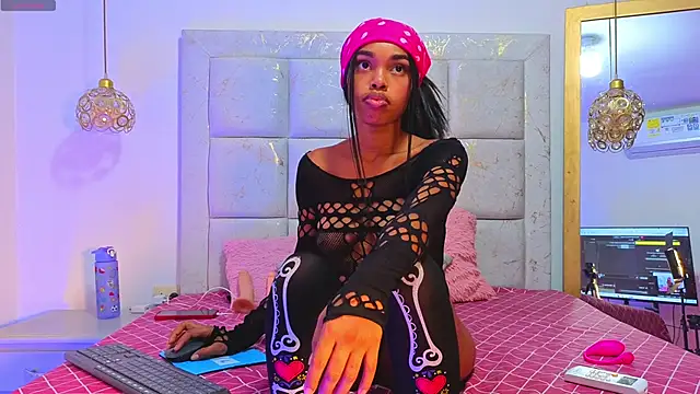 Snapshot of shantal_james_ chatting on November 28, 2025, 8:44 pm shantal james online show from November 28, 2025, 8:44 pm