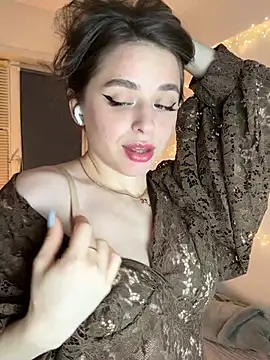 yoyogirlx online show from February 20, 2026, 1:22 pm