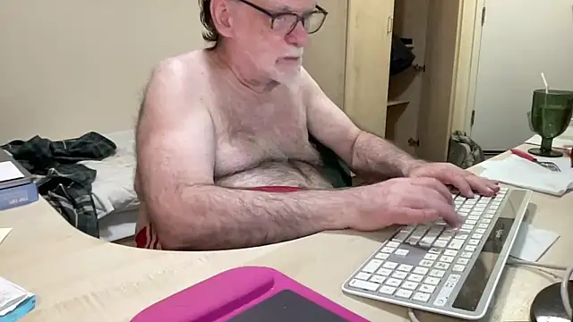 Snapshot of coach-karl chatting on May 18, 2026, 11:32 pm coach-karl online show from May 18, 2026, 11:32 pm