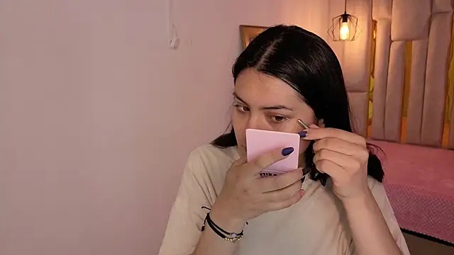 Brandy collinss online show from April 24, 2026, 11:23 am