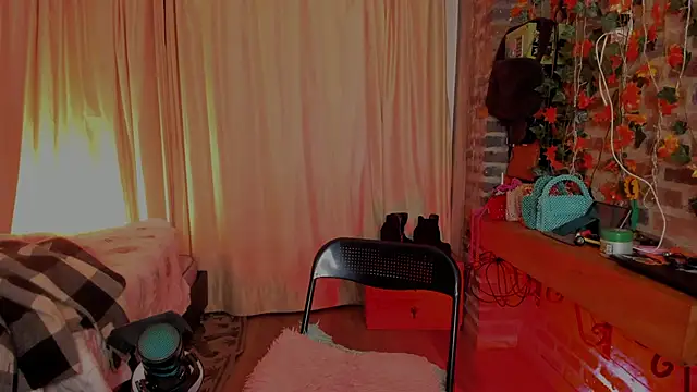 LaGoldenBitch online show from February 25, 2026, 10:47 am