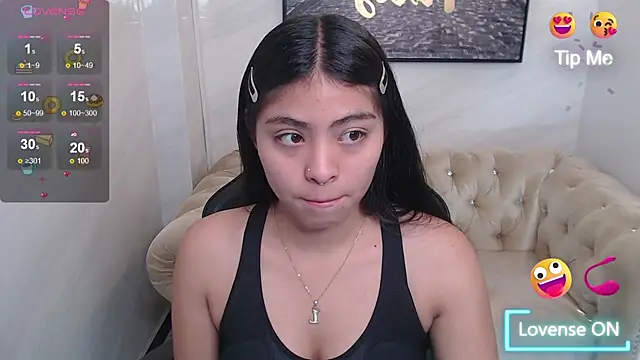 Snapshot of Little_Angelina_v chatting on December 14, 2025, 1:27 pm Little Angelina v online show from December 14, 2025, 1:27 pm